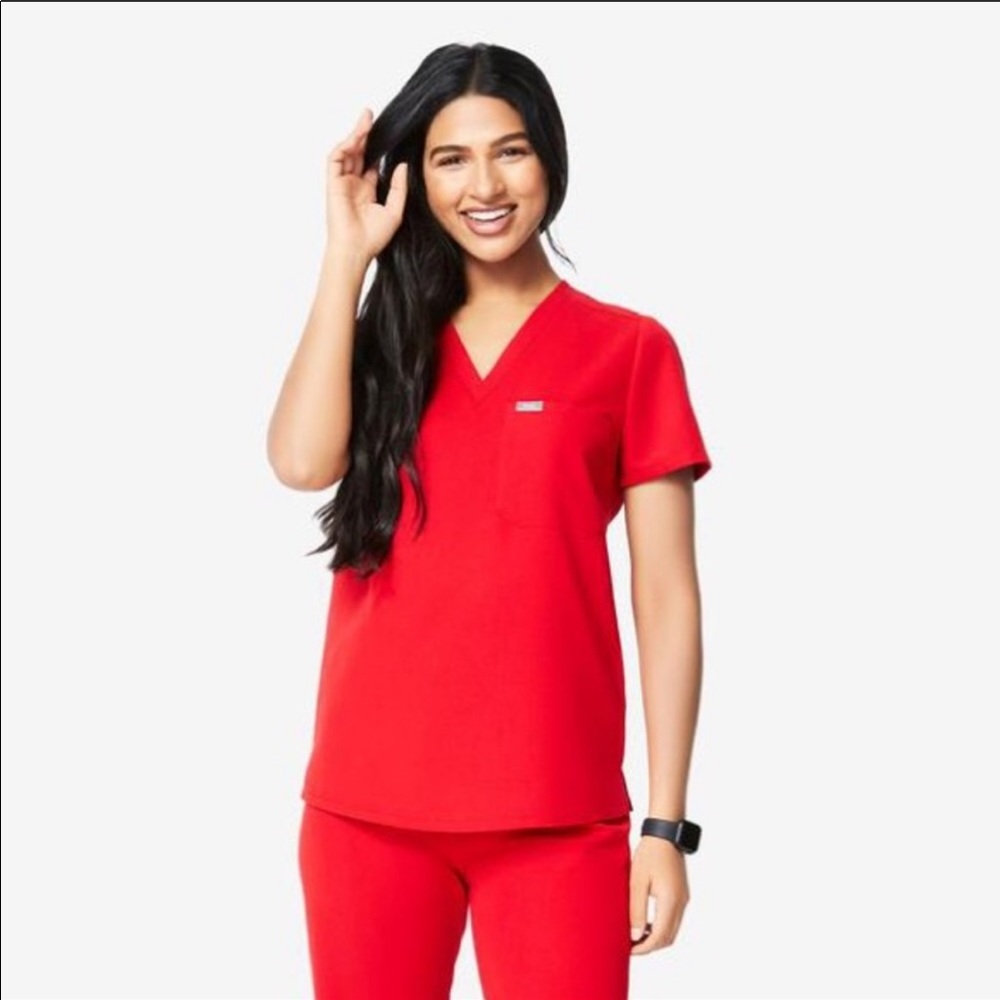 NWT Women’s Red Figs (Catarina/Livingston)- Small